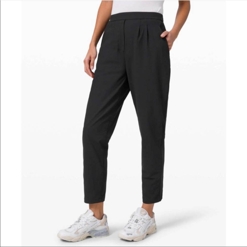 Lululemon trouser Pants black pleated 1565